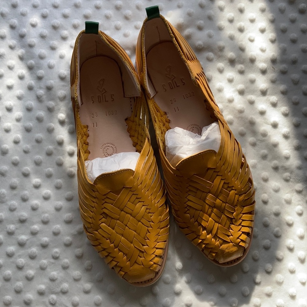 NIB sols huaraches yellow sandals 11